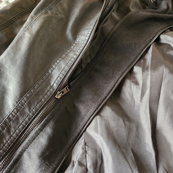 Women's Removable Hood Faux Leather Jacket XXL in Black - Picture 10 of 16